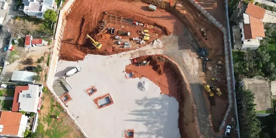Diseño Geotécnico de Excavaciones Profundas en Málaga: Seguridad sobre Terrenos Complejos
